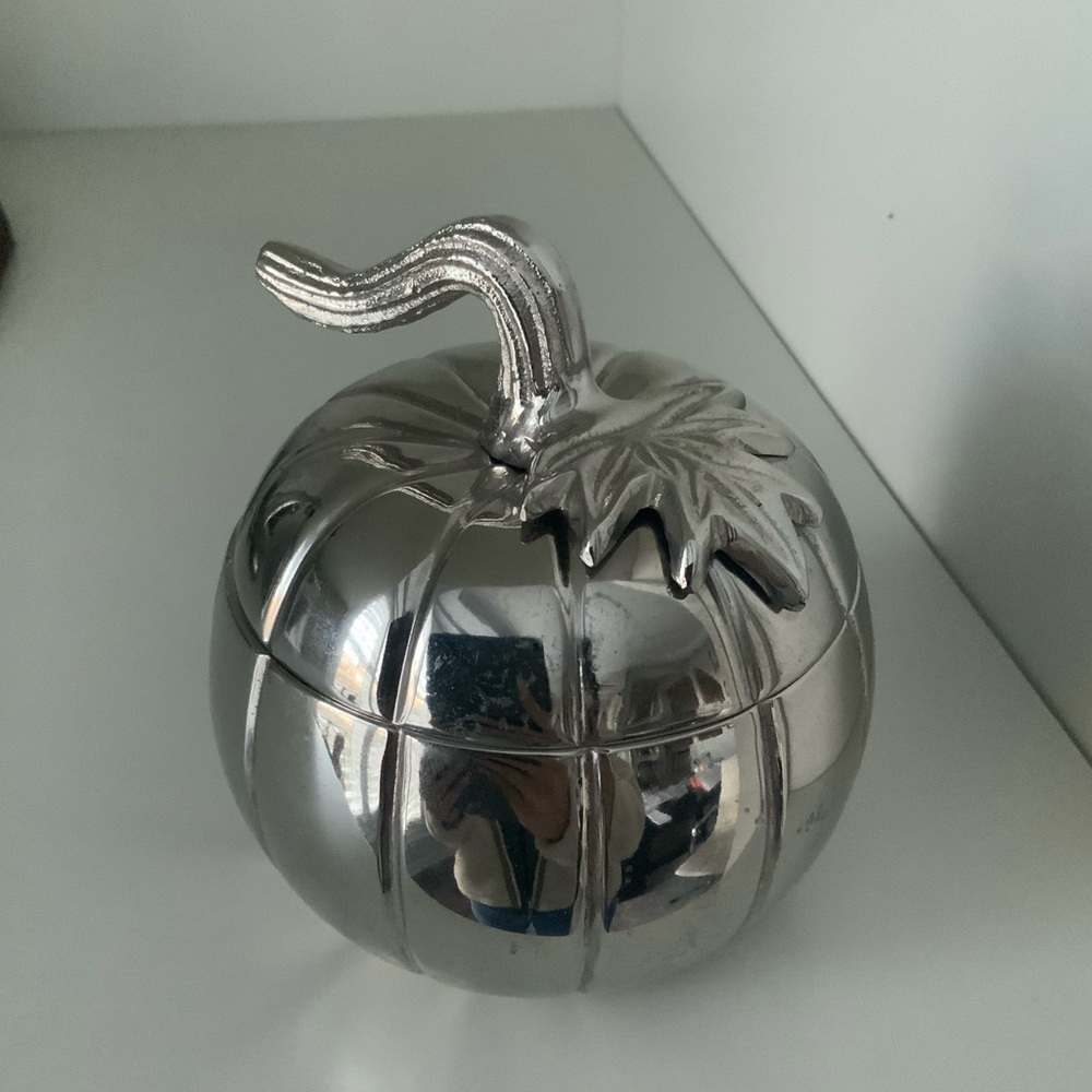 Vintage BATH & BODY WORKS Silver Metal Pumpkin Candle Containers Lid X 3 - Picture 7 of 16